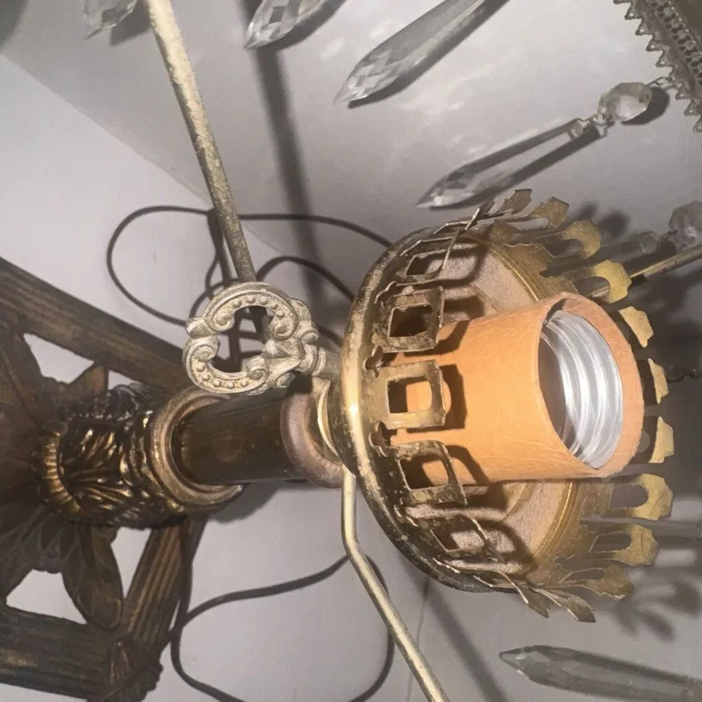 Vintage Art Deco Crystal Prisms Boudoir Table Lamp Cast Iron Bronze Tone 20s 30s